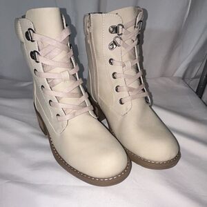 Marley Beige Combat Ankle Boots Lace Up Zipper Lined Round Toe Size 6M